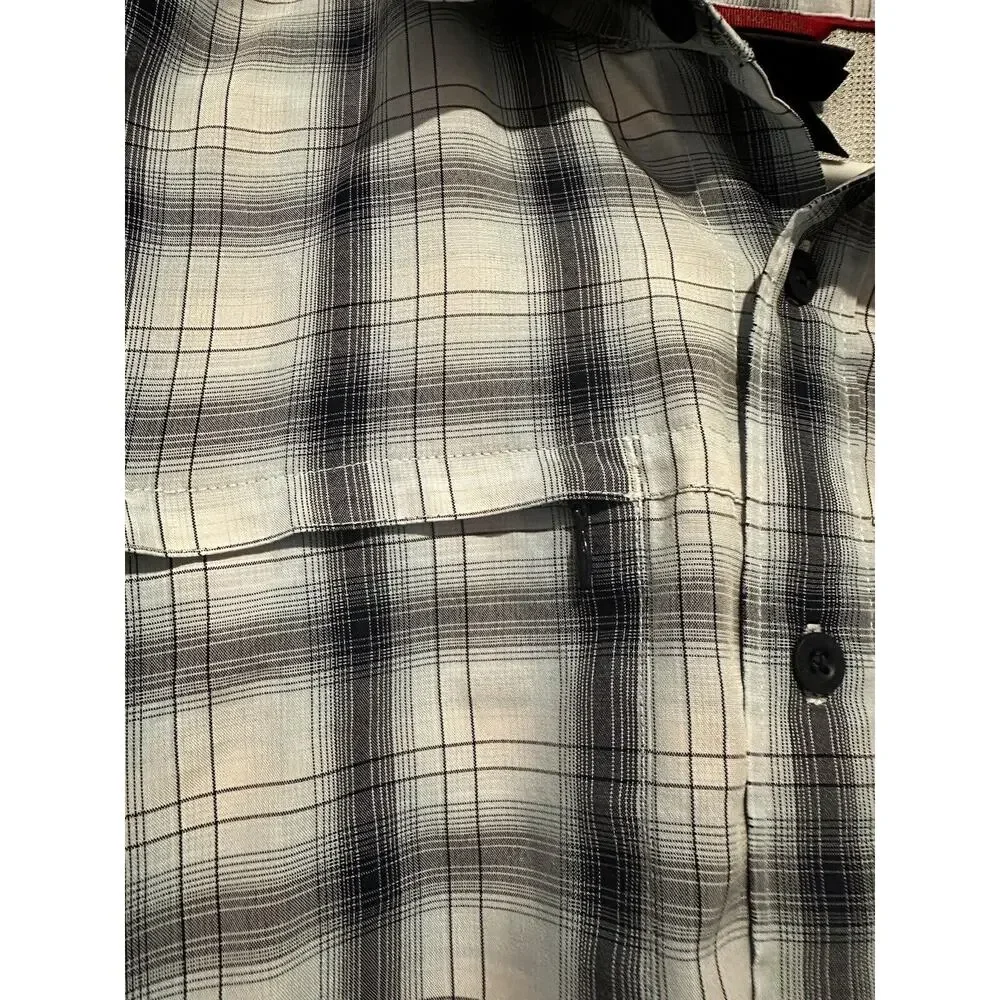 The North Face Men's Size L Short Sleeve Button Up Zip Pocket Shirt White Plaid